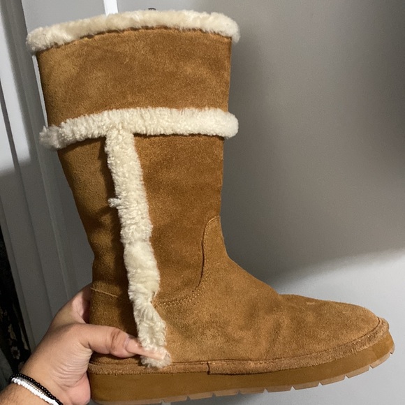 Michael Kors boots size 8 , perfect for winter ! They are in great condition - Picture 3 of 3